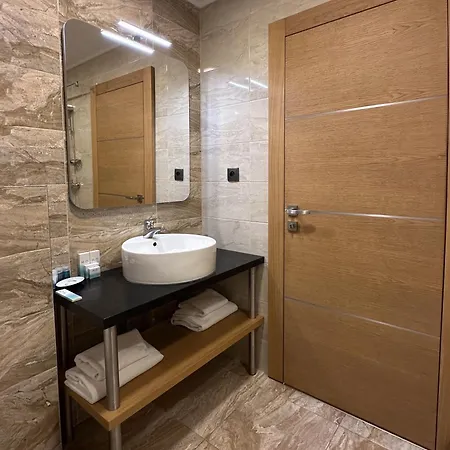 Gazda Hotel&restaurant - Self Chek-in Ξενοδοχείο 3*