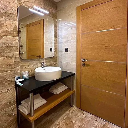Gazda Hotel&restaurant - Self Chek-in Jesenice (Prague-West)