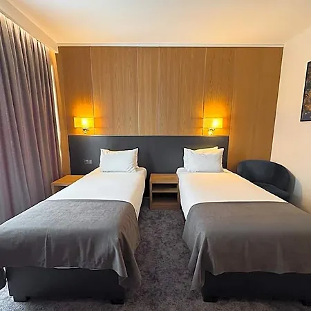Gazda Hotel&restaurant - Self Chek-in Jesenice (Prague-West)