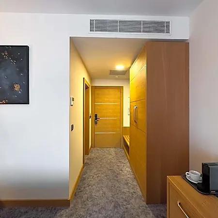 Gazda Hotel&restaurant - Self Chek-in Hotel