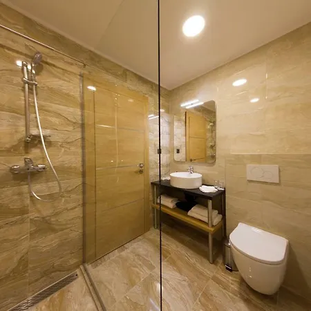Ξενοδοχείο Gazda Hotel&restaurant - Self Chek-in 3*